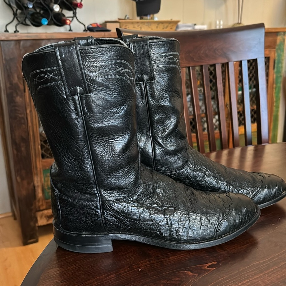 Justin’s men’s 10.5 D boots. VGC.